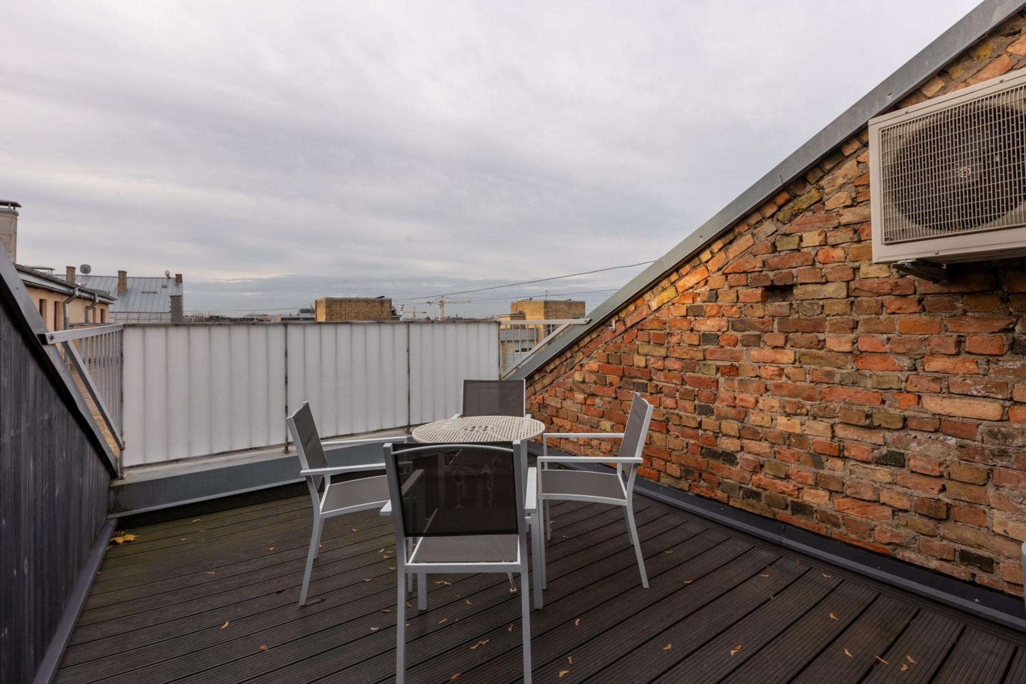 Penthouse Apartment With Terrace Riga Bagian luar foto